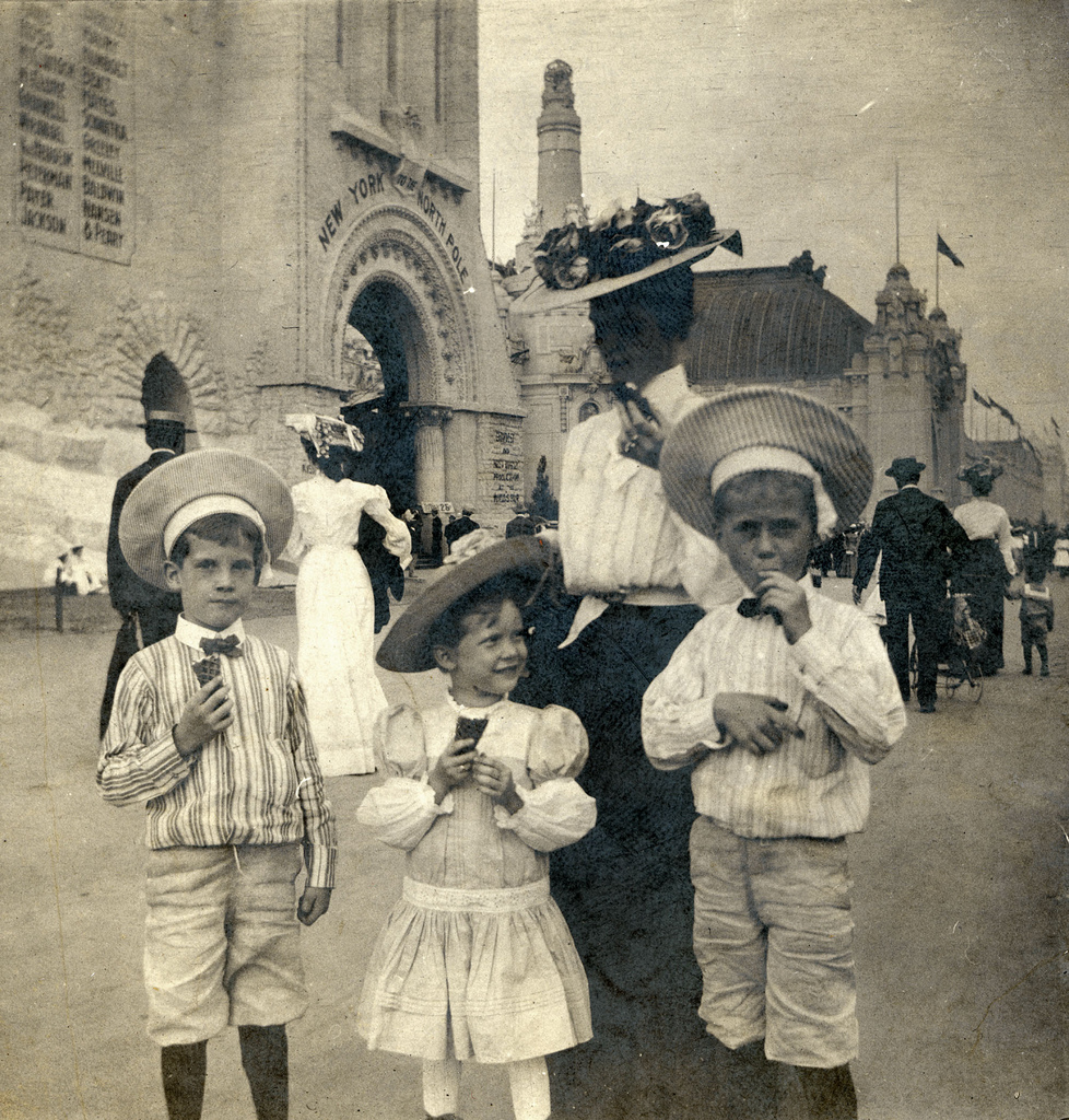 Lyons family eating ice cream cones at the 1904 World's Fair. Missouri History Museum.jpg